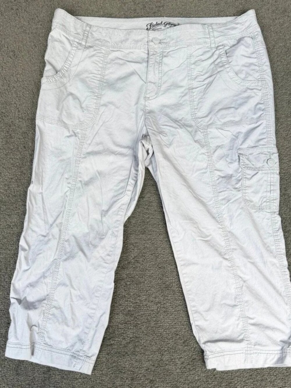 Faded Glory Womens Light Gray Cargo Capri Pants Size 14 FGL25830SO Stretch Fit